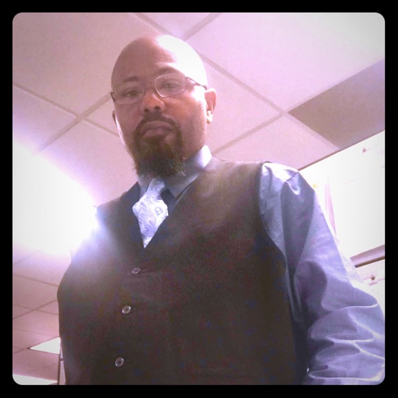 Meet your Posher, Sean - Picture 1 of 3